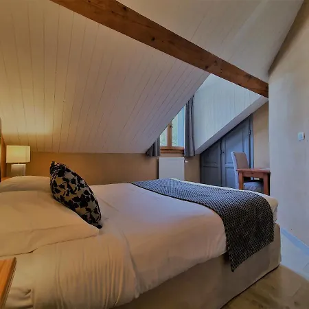 Auberge De La Croix Perrin-3